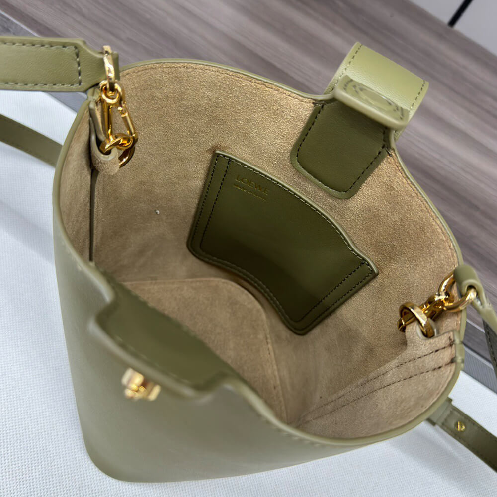 L0ew* Mini Pebble bucket in smooth calfskin(high-end grade)
