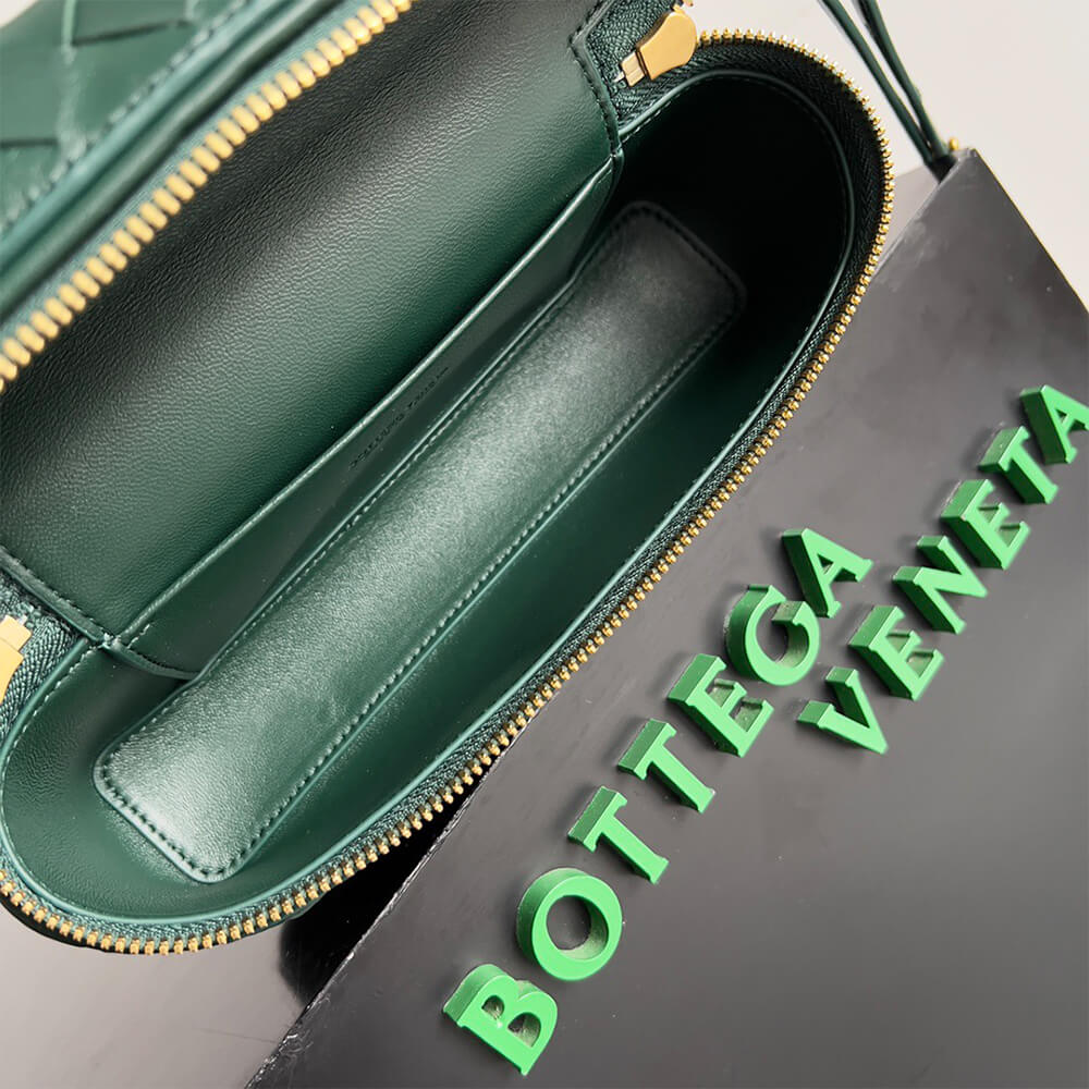 B0tt*ga Ven*ta Bang Bang Vanity Case(high-end grade)