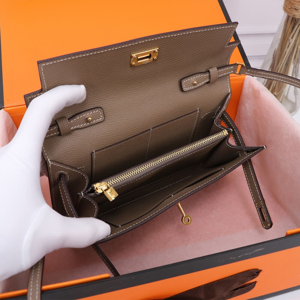 H**me5 Kelly Classique To Go wallet