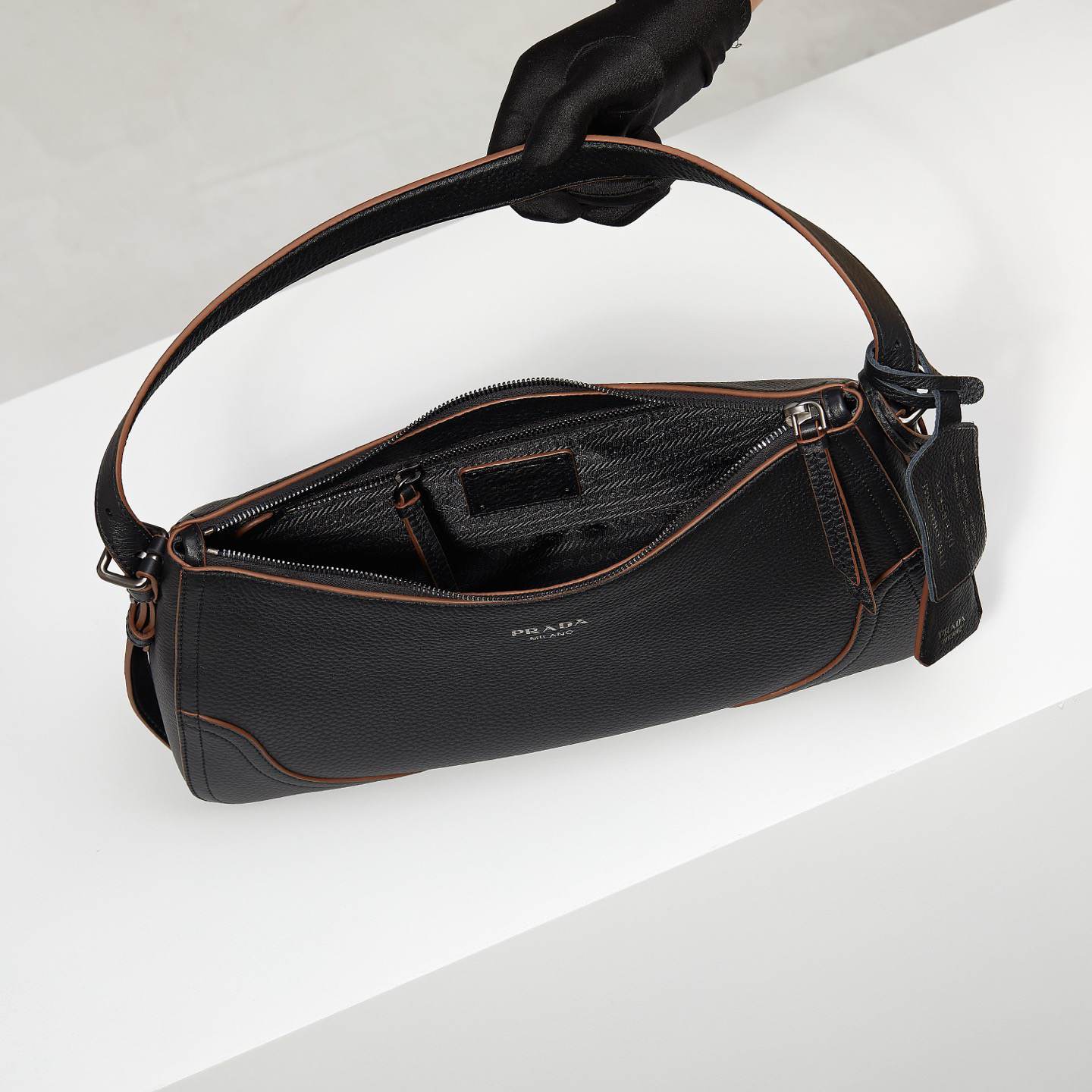 Pra*a Aimèe large leather shoulder bag(HIGH-END GRADE)