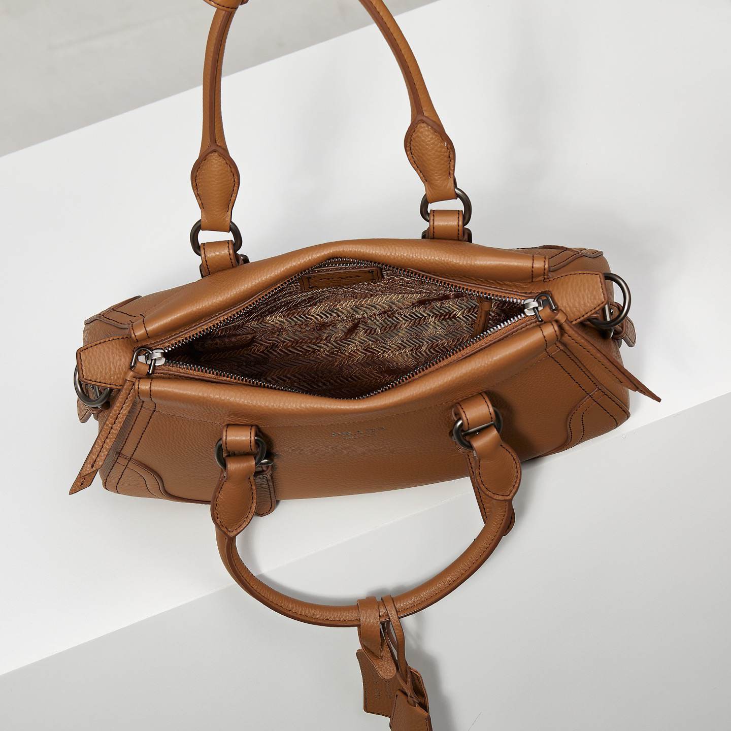Pra*a Large leather tote bag(HIGH-END GRADE)
