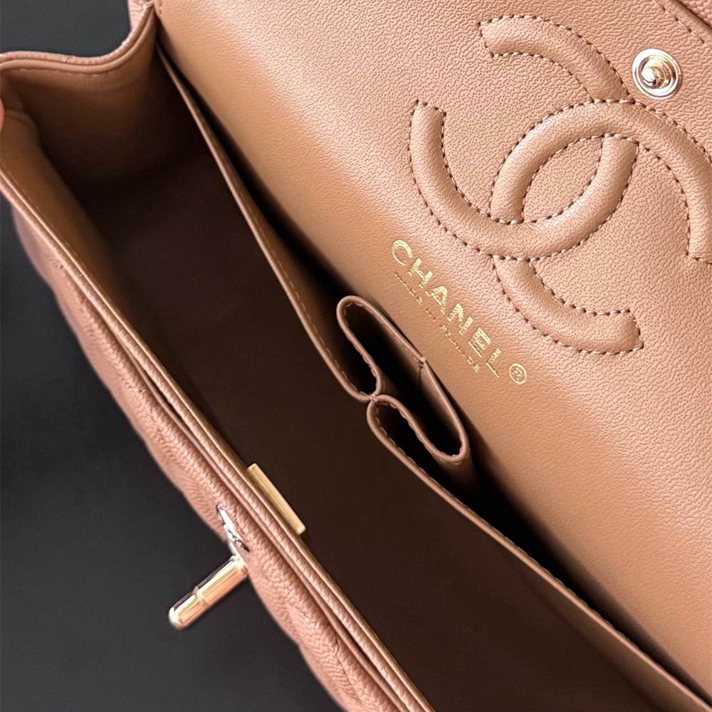 Ch**el SMALL CLASSIC HANDBAG