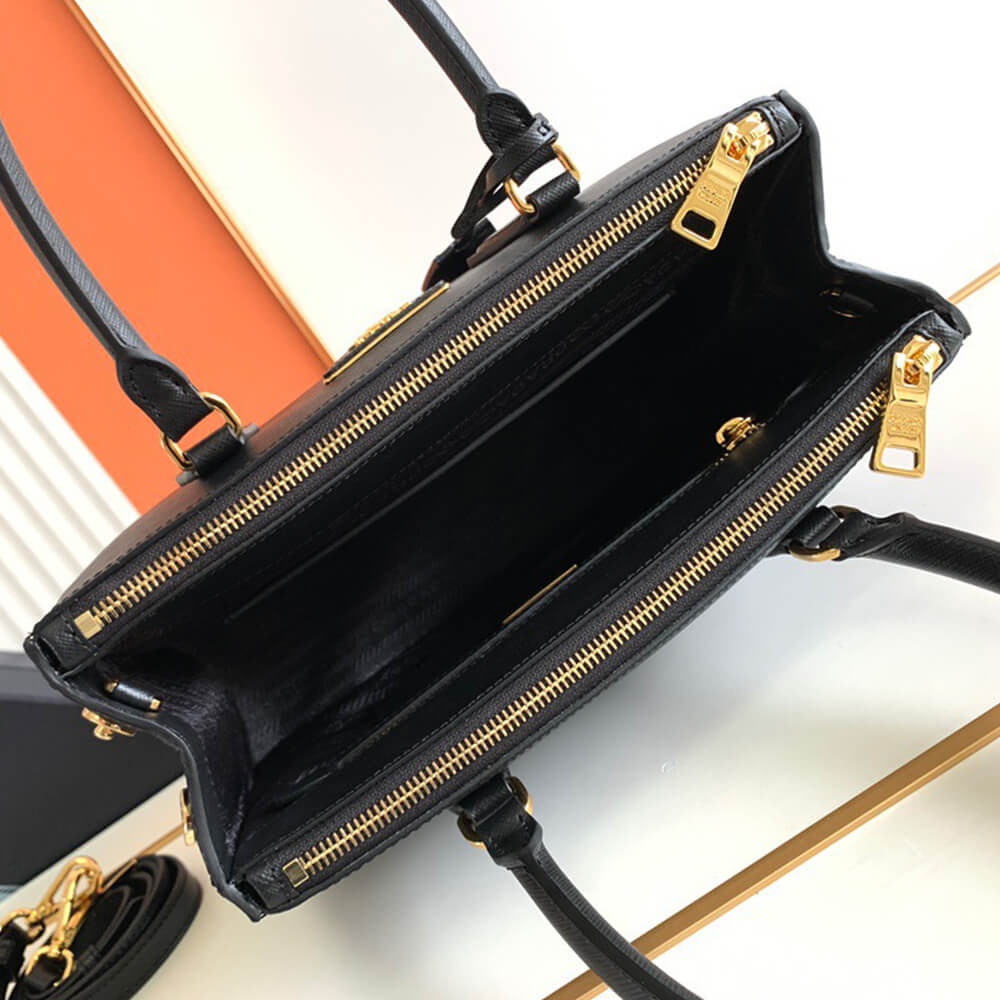 Medium Pra*a Galleria Saffiano leather bag