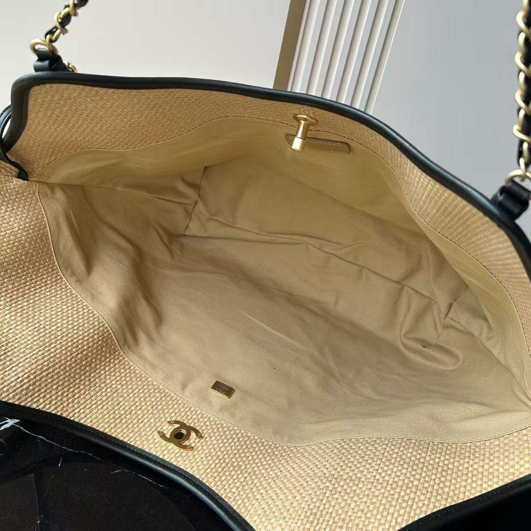 Ch**el MAXI SHOPPING BAG(HIGH-END GRADE)