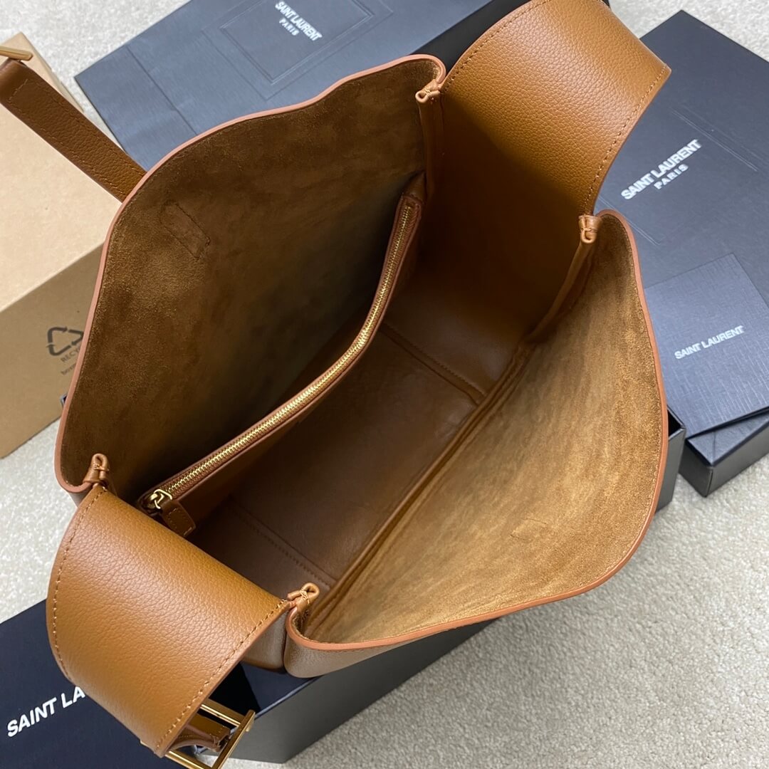 Y51 LE 5 À 7 large soft leather bag