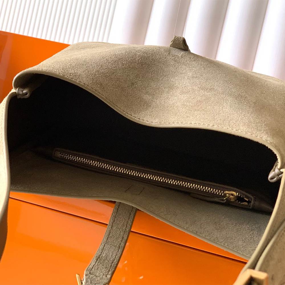 Y51 LE 5 À 7 S*pple small suede