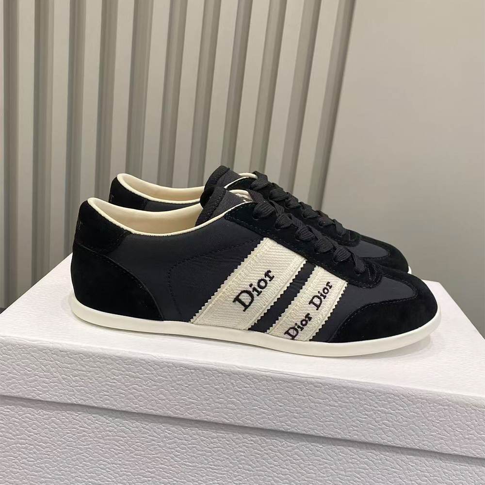 D10r Ribbon Sneaker