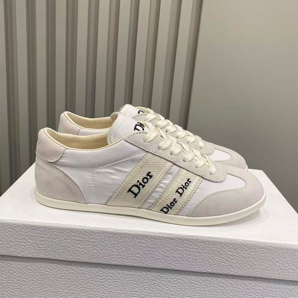 D10r Ribbon Sneaker