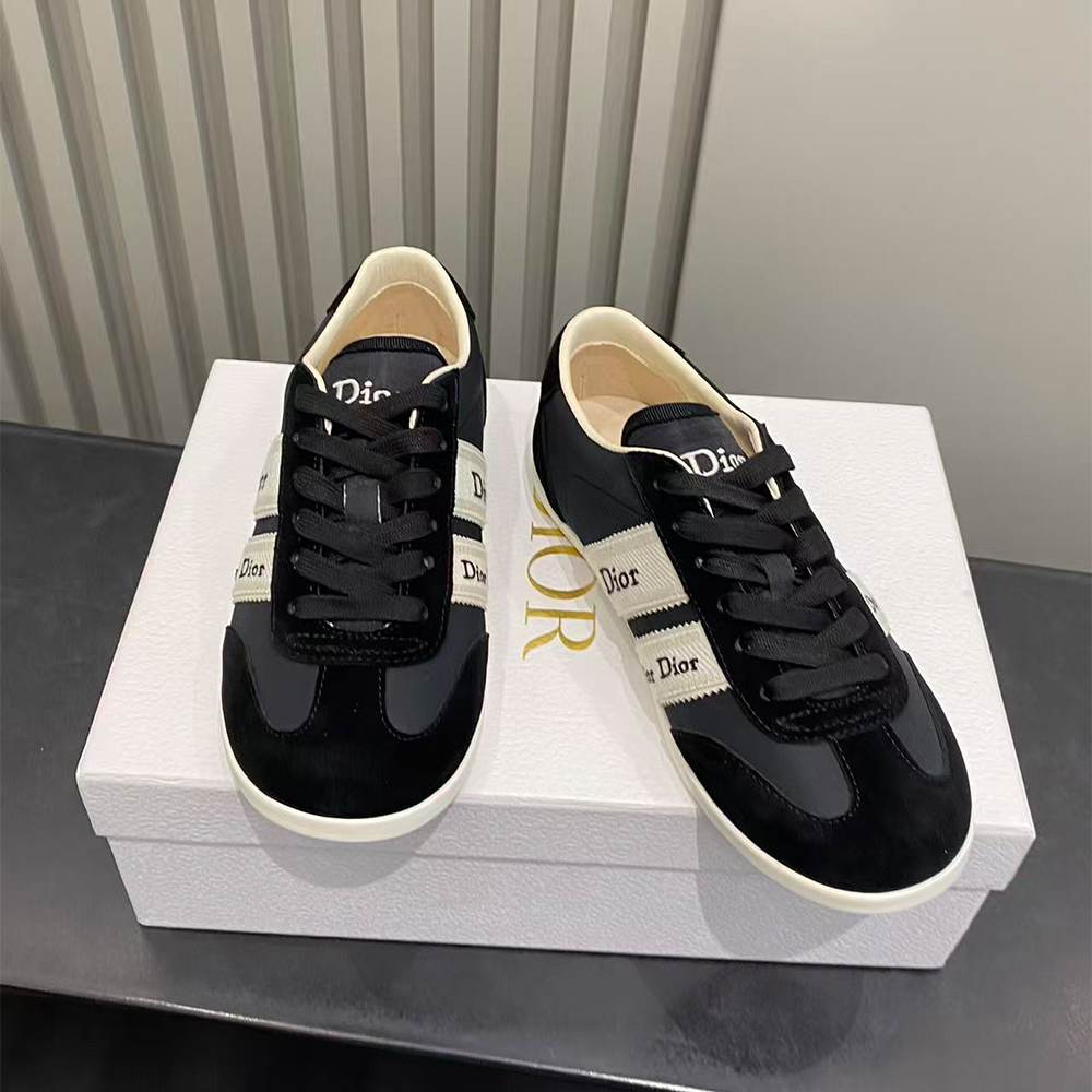 D10r Ribbon Sneaker
