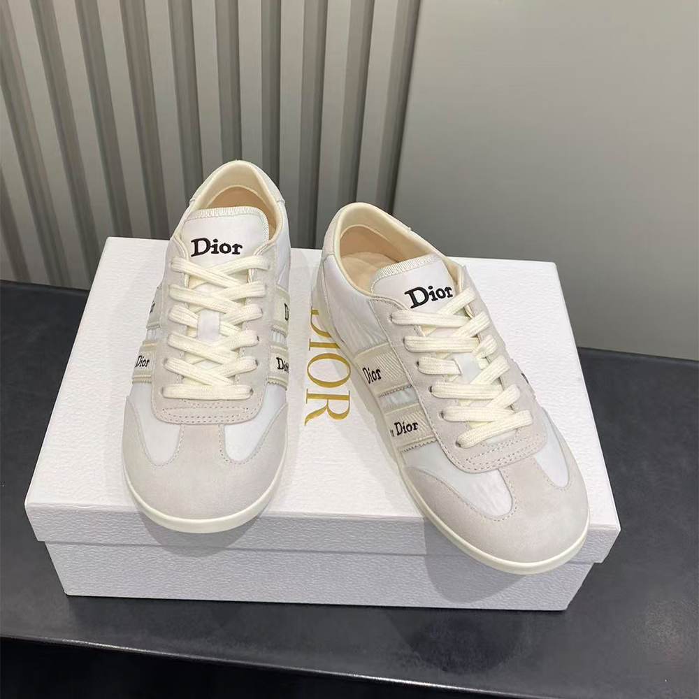 D10r Ribbon Sneaker