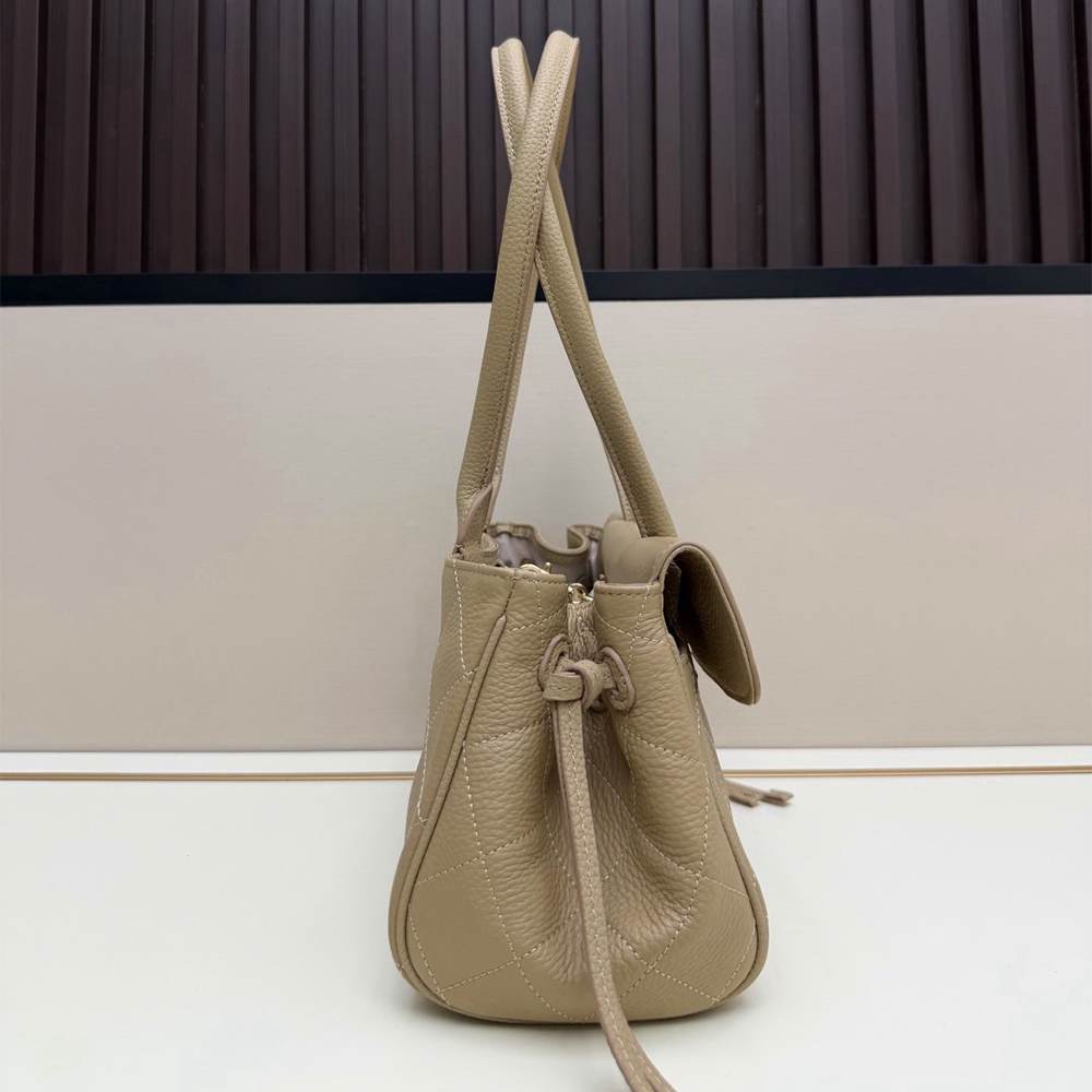 Ch**el Small Shopping Bag(HIGH-END GRADE)