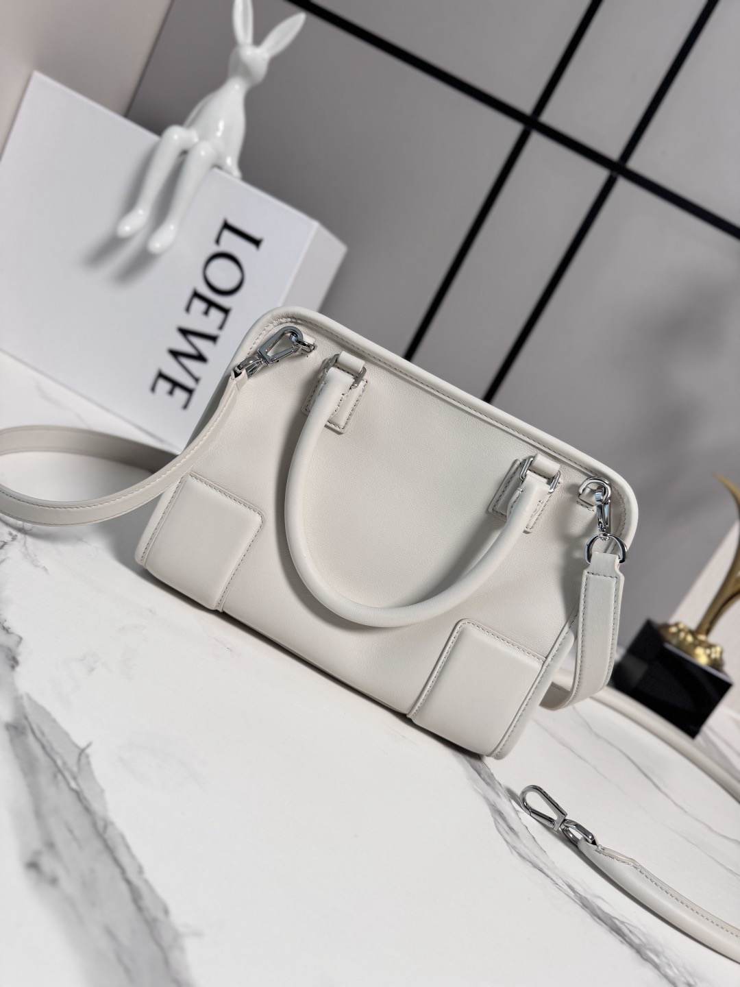 L0ew* Small Amazona 180 bag in soft calfskin(HIGH-END GRADE)