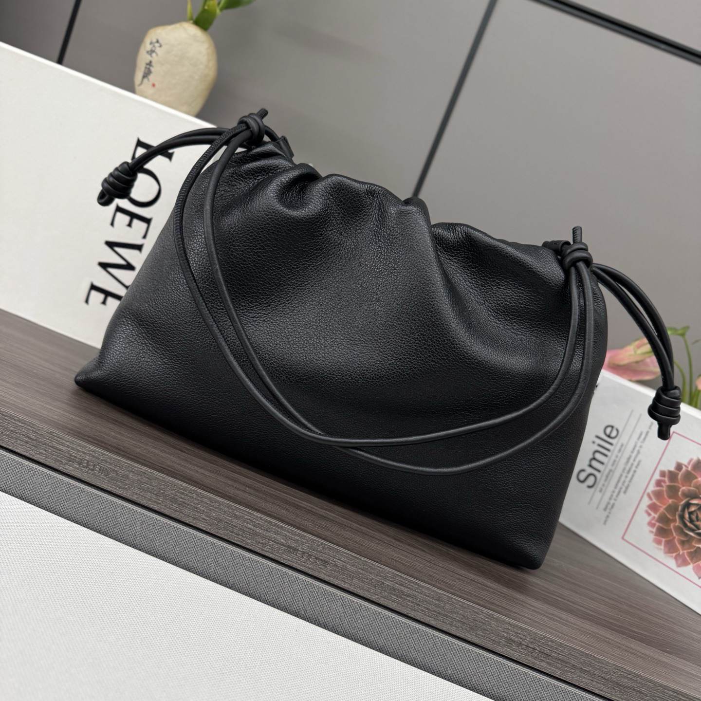 L0ew* Large Flamenco purse in fine grained calfskin(HIGH-END GRADE)