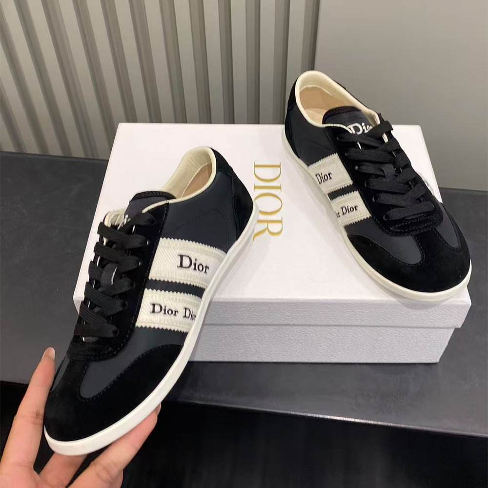 D10r Ribbon Sneaker