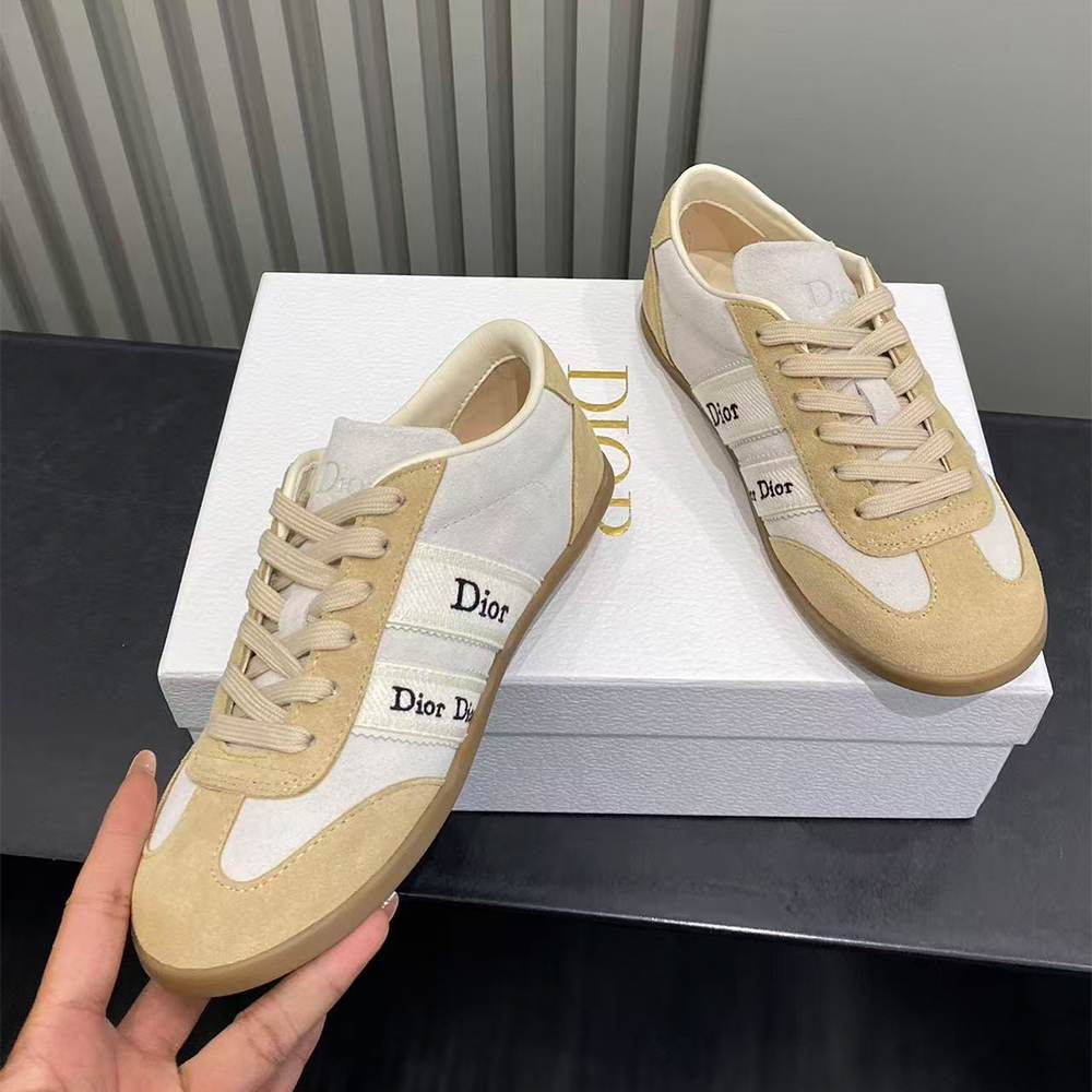 D10r Ribbon Sneaker