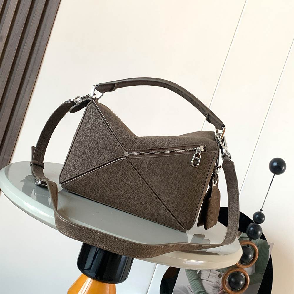 L0ew* Small Featherlight Puzzle bag in grained nubuck(HIGH-END GRADE)