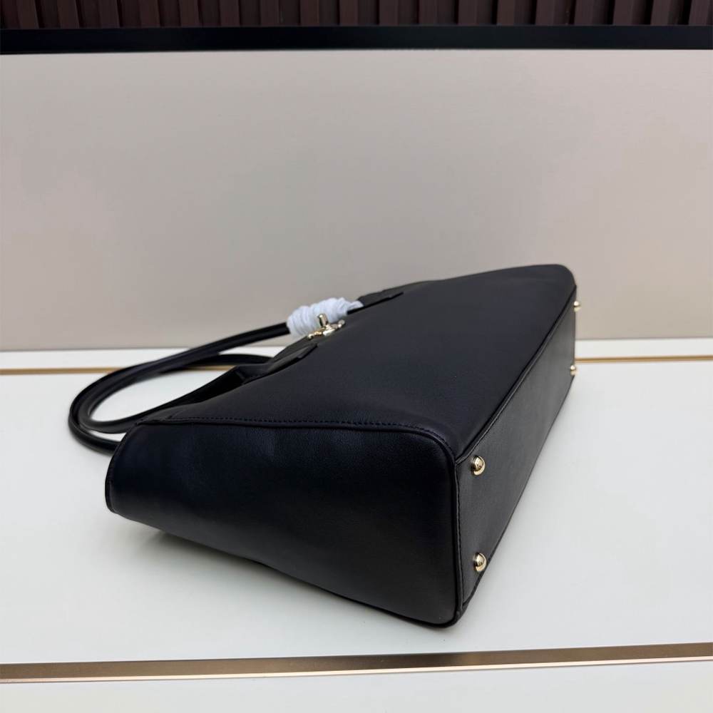 Ch**el Small Shopping Bag(HIGH-END GRADE)