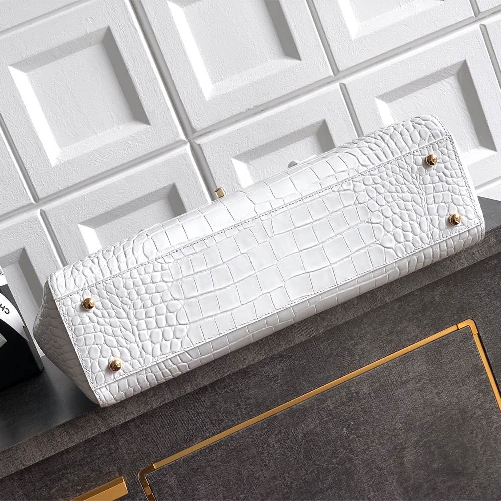 Ch**el Small Shopping Bag(HIGH-END GRADE)