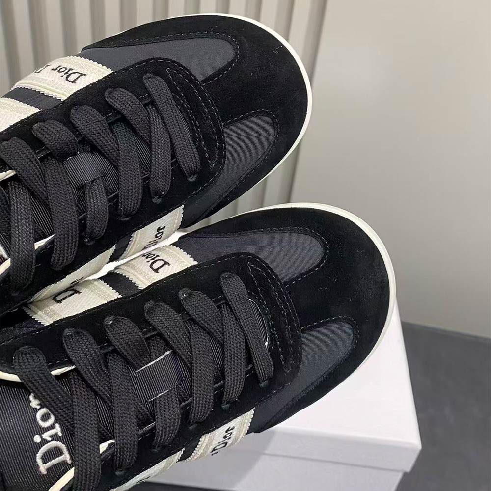 D10r Ribbon Sneaker