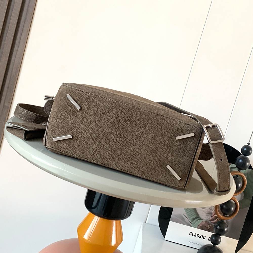 L0ew* Small Featherlight Puzzle bag in grained nubuck(HIGH-END GRADE)