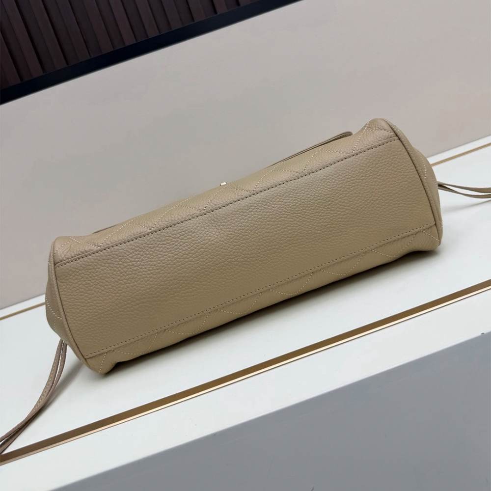 Ch**el Small Shopping Bag(HIGH-END GRADE)