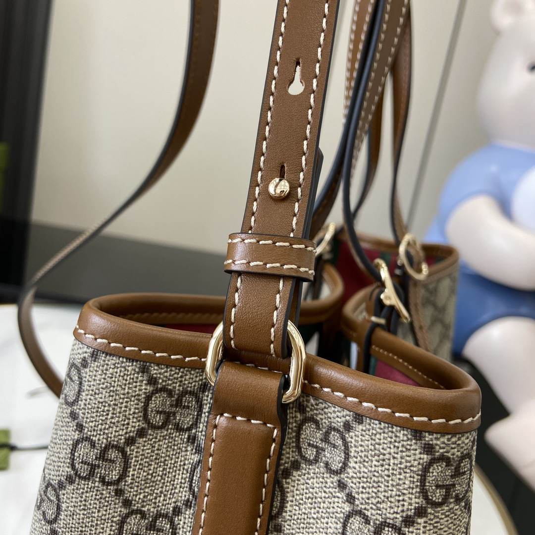GG Emblem medium tote bag