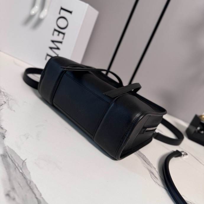 L0ew* Small Amazona 180 bag in soft calfskin(HIGH-END GRADE)