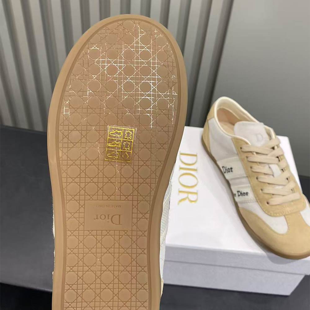 D10r Ribbon Sneaker