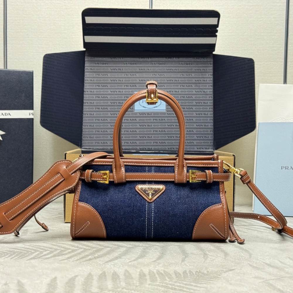 Pra*a Bonnie small linen and leather handbag(HIGH-END GRADE)