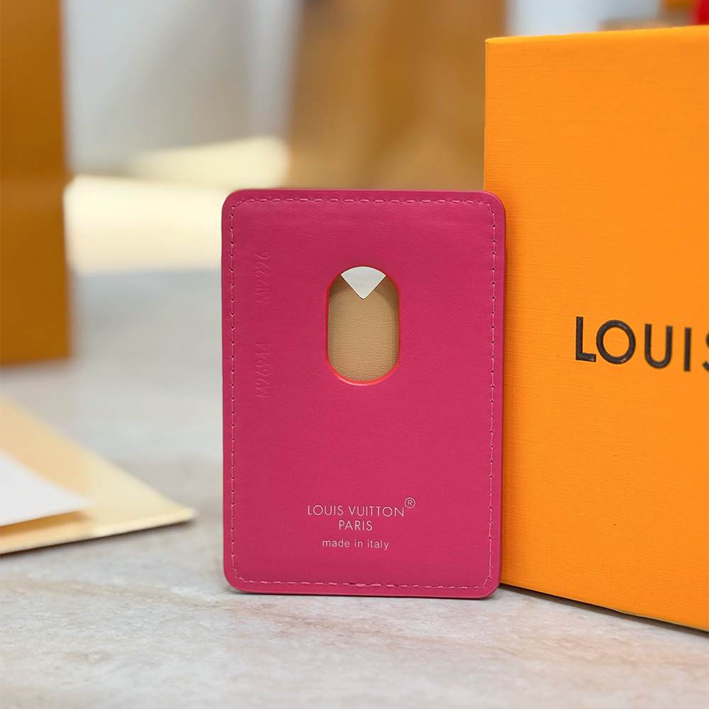 LV Magnetic Card Holder