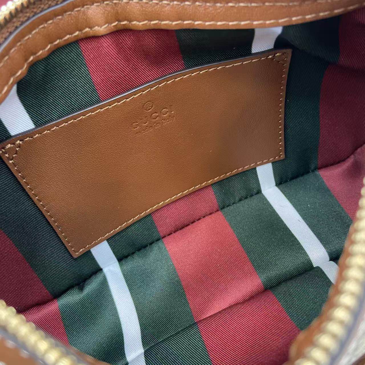 GG Emblem small shoulder bag