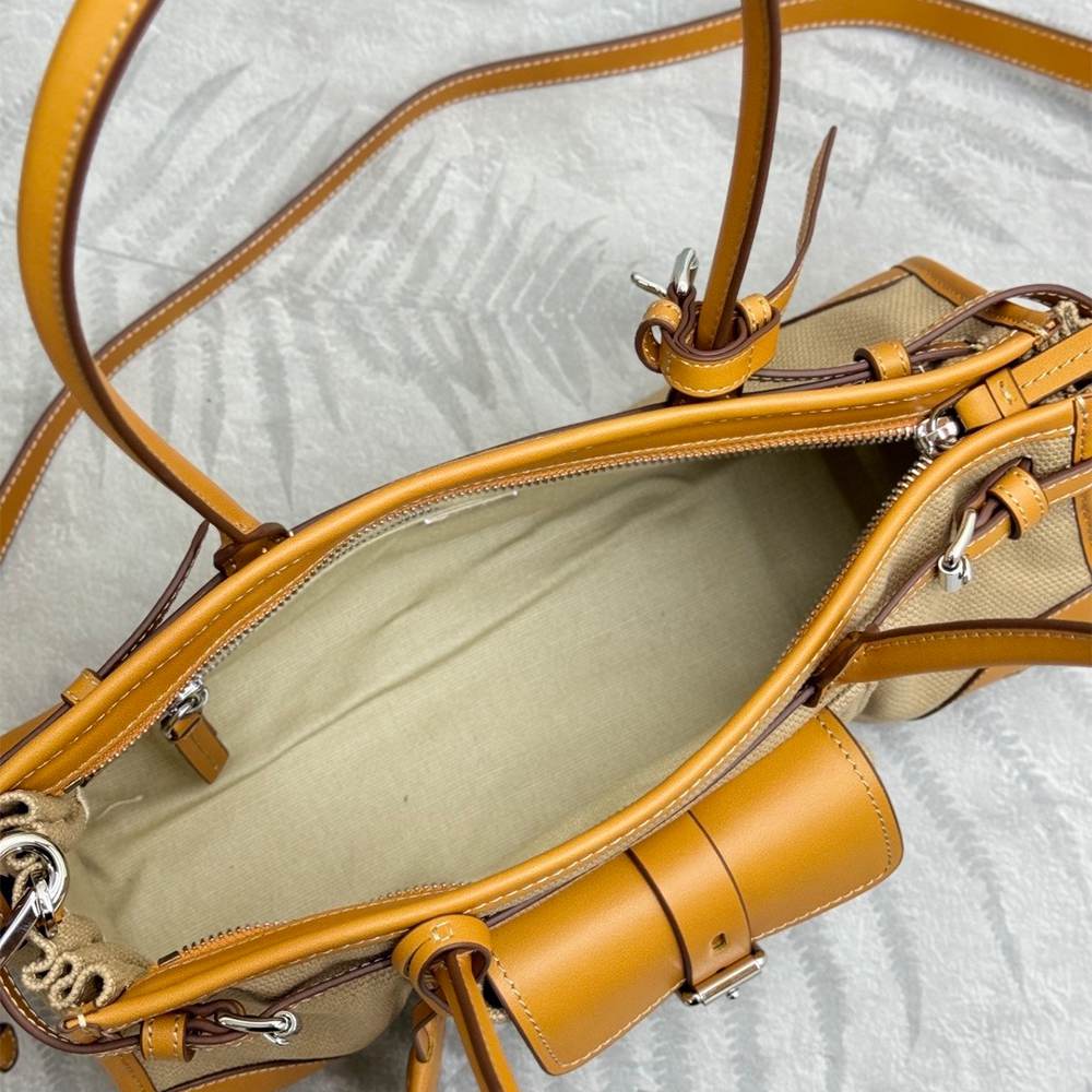 Pra*a Bonnie medium linen and leather handbag(HIGH-END GRADE)