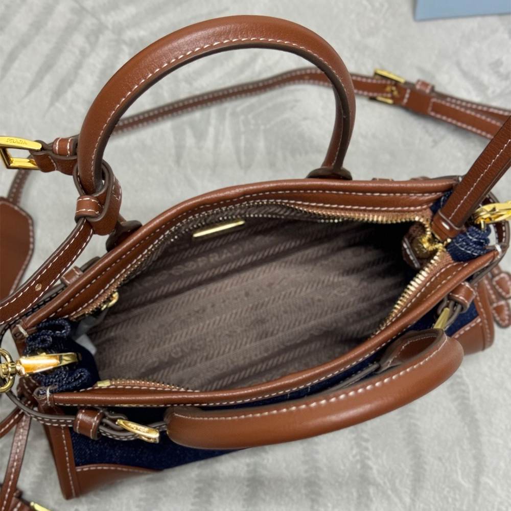 Pra*a Bonnie small linen and leather handbag(HIGH-END GRADE)