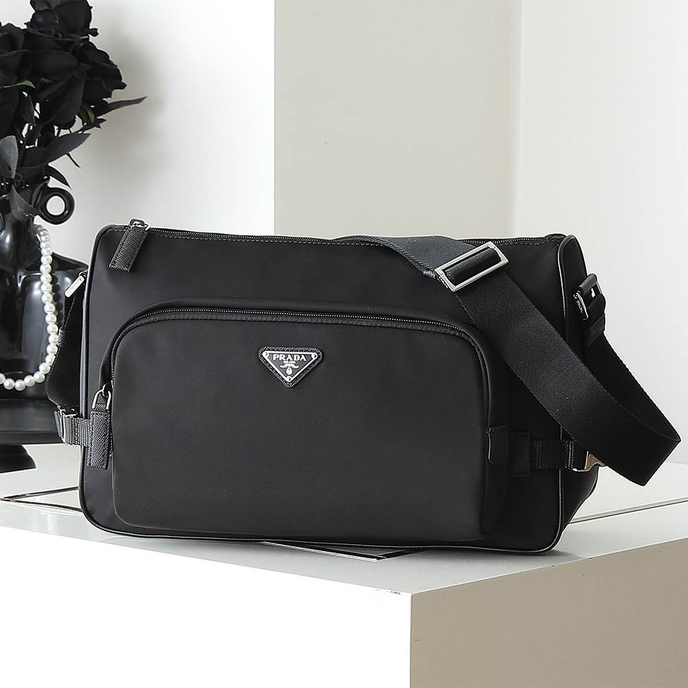 Pra*a Large Re-Nylon and Saffiano leather shoulder bag(HIGH-END GRADE)