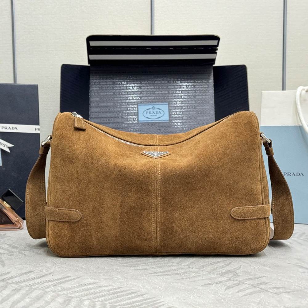 Pra*a Suede shoulder bag(HIGH-END GRADE)