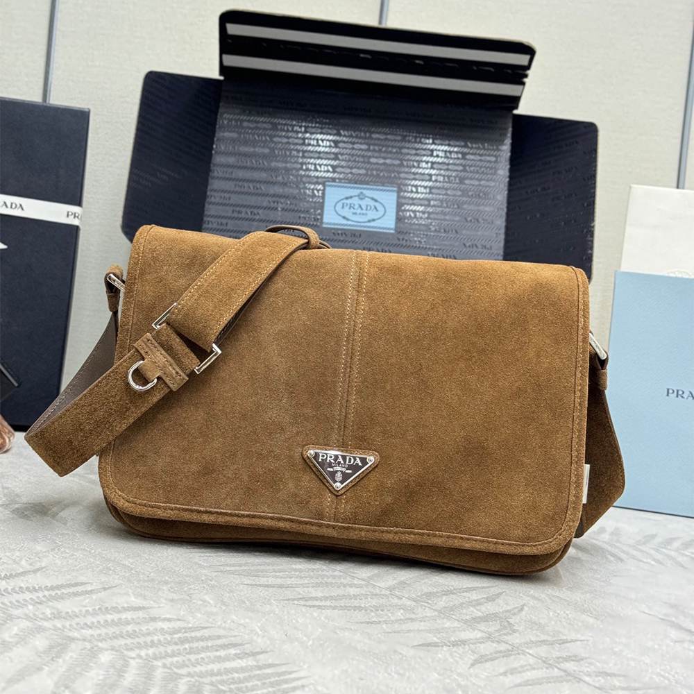Pra*a Suede shoulder bag(HIGH-END GRADE)