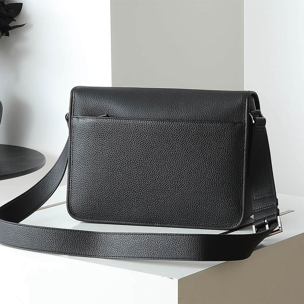 Pra*a Leather shoulder bag(HIGH-END GRADE)