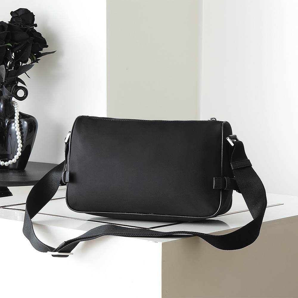 Pra*a Medium Re-Nylon and Saffiano leather shoulder bag(HIGH-END GRADE)