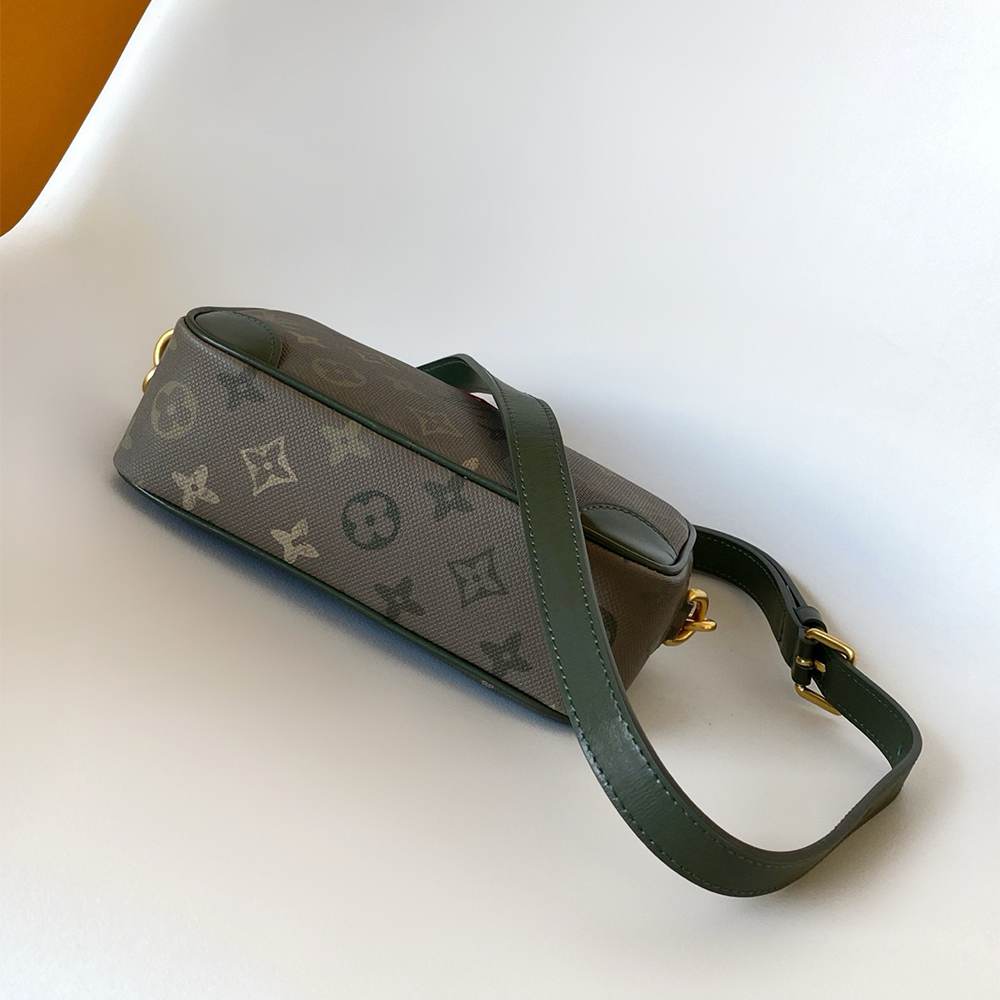 LV Trocadéro Wearable Wallet
