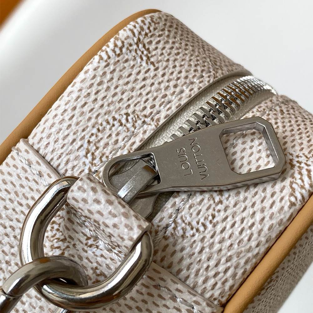 LV Trocadéro Wearable Wallet(HIGH-END GRADE)