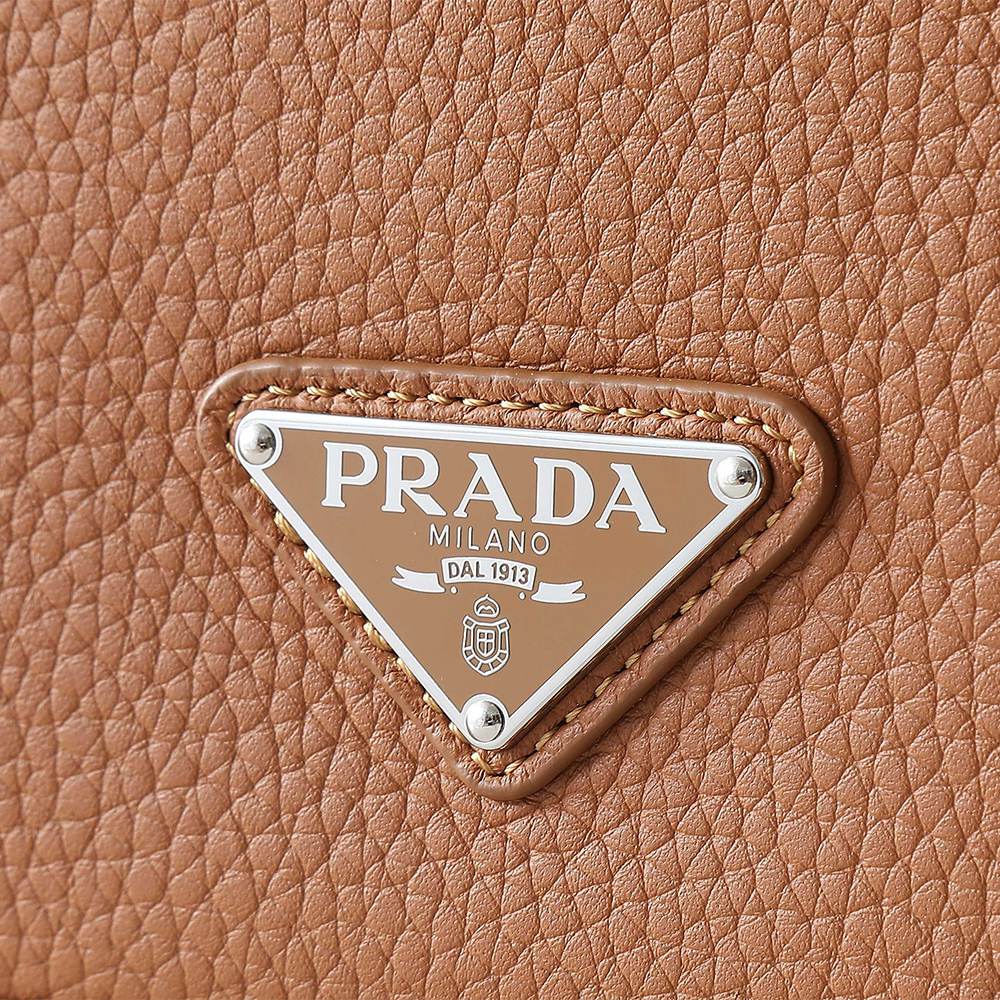 Pra*a Leather shoulder bag(HIGH-END GRADE)