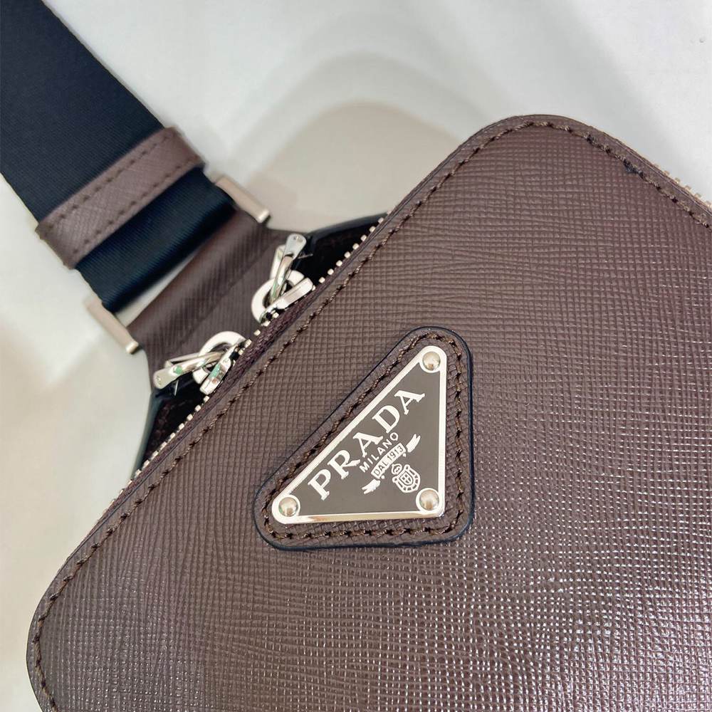 Pra*a Brique Saffiano leather bag(HIGH-END GRADE)