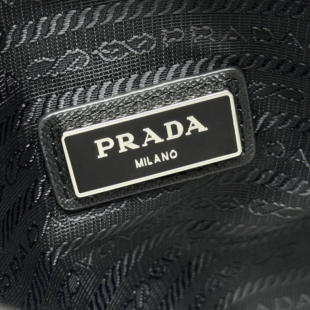 Pra*a Re-Nylon and Saffiano leather shoulder bag(HIGH-END GRADE)