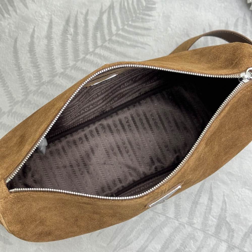 Pra*a Suede shoulder bag(HIGH-END GRADE)